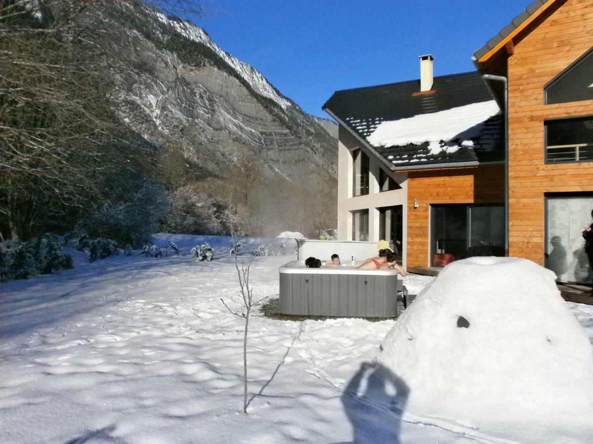 #Lemasdoisans Au Pied De L'Alpe D'Huez Via Bourg D'Oisans L'Etoile Des Glaciers Le Bourg-dʼOisans 외부 사진